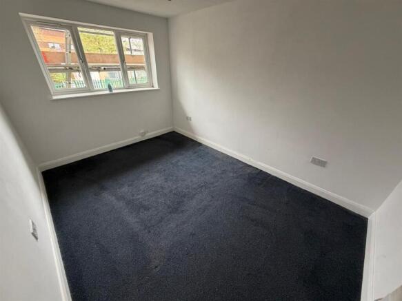2 bed Flat for sale Image 5