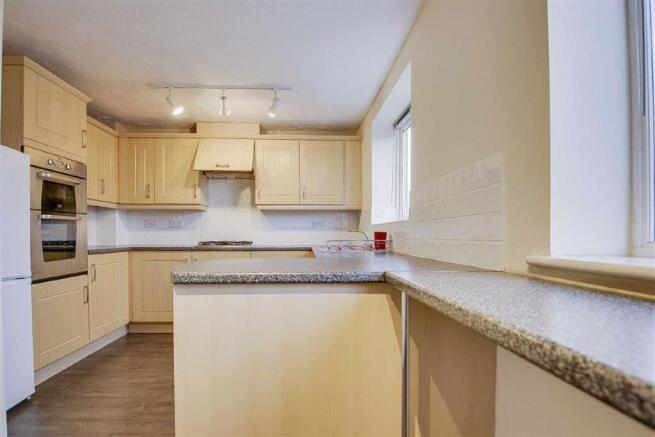 KITCHEN/BREAKFAST ROOM