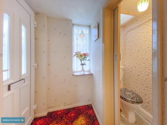 Entrance Hall / Cloakroom