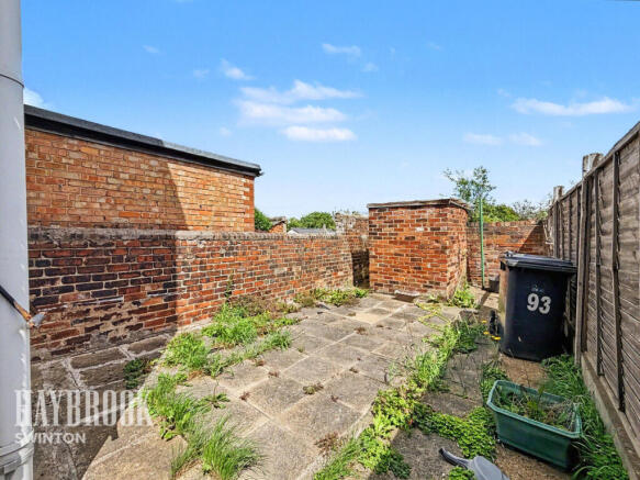 2 bed Terraced for sale Image 10
