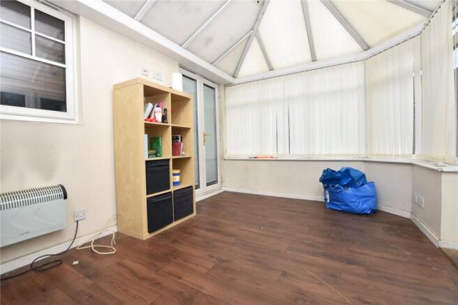 3 bed Town House for sale Image 4