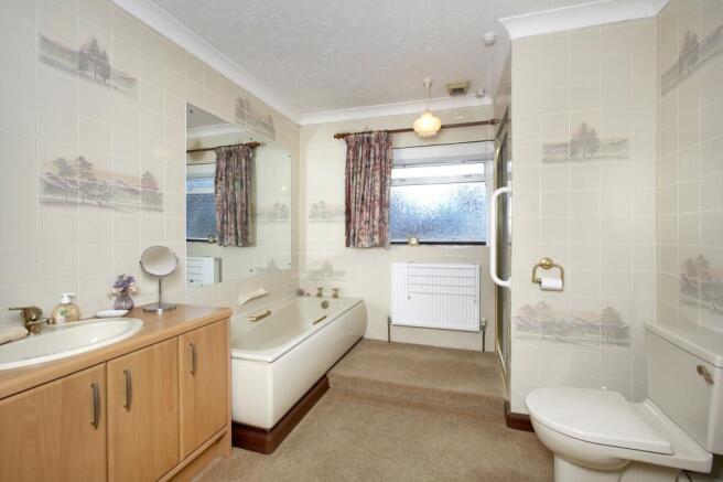 En Suite Bathroom