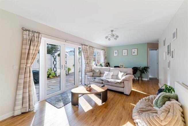 Drove Road, Weston-Super-Mare - SECLUDED BUNGALOW photo 3