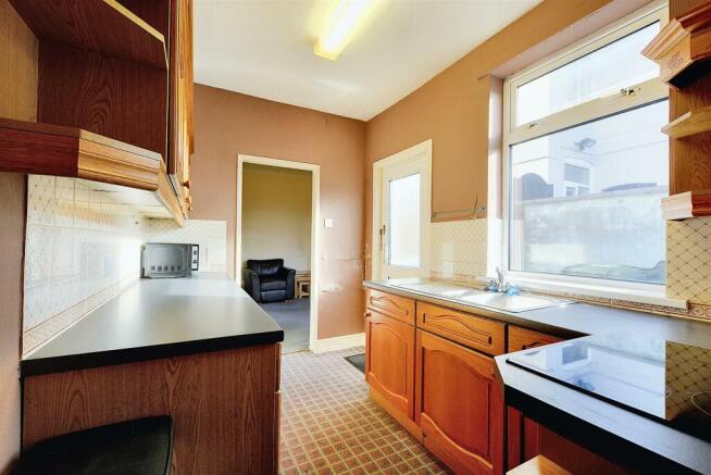 Kitchen_2.jpg