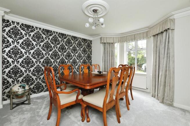 5 bed Detached for sale Image 6