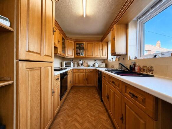 3 bed Semi-Detached for sale Image 6