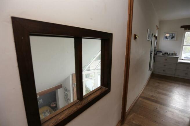 1 Septima Cottages Hall.JPG