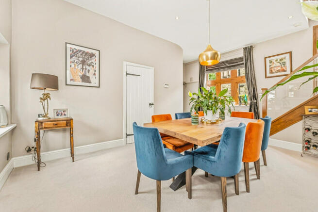 4 bed Detached for sale Image 8