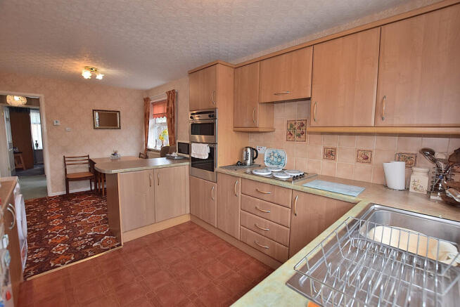 2 bed Detached Bungalow for sale Image 8