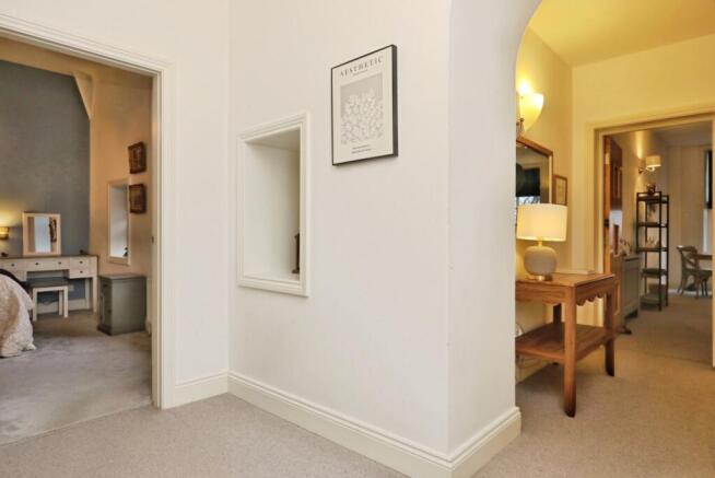 3 bed Flat for sale Image 6