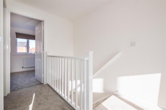 3 bed Semi-Detached to rent Image 9