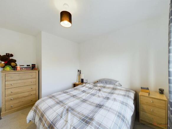 3 bed Terraced for sale Image 11