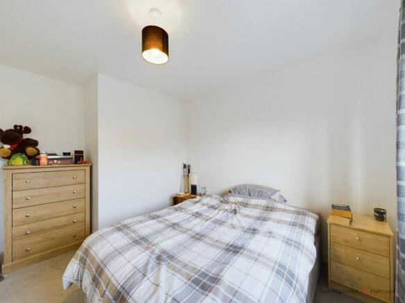 3 bed Terraced for sale Image 12