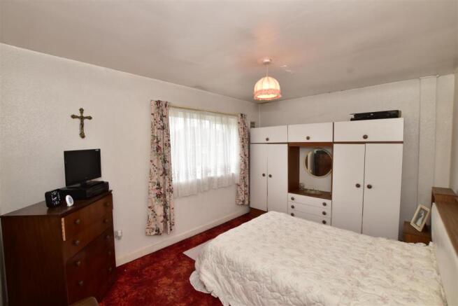 Bedroom 1 (rear)