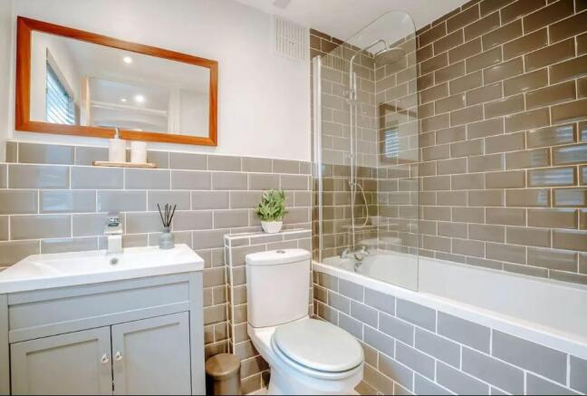 3 bed House to rent Image 12