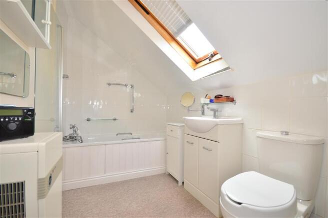 En-Suite Bathroom