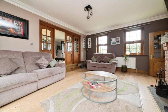 6 bed Farm House for sale Image 8