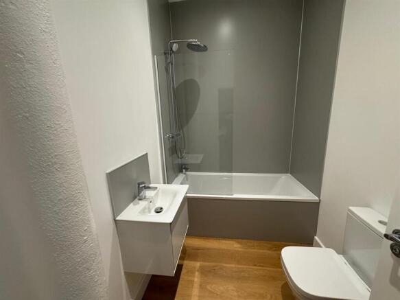 2 bed Apartment for sale Image 8