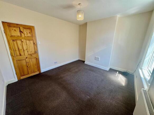 3 bed Terraced for sale Image 6