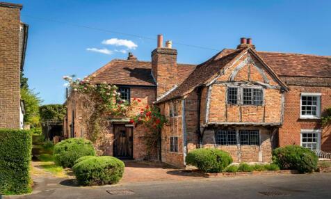 Village Road, Uxbridge, UB9