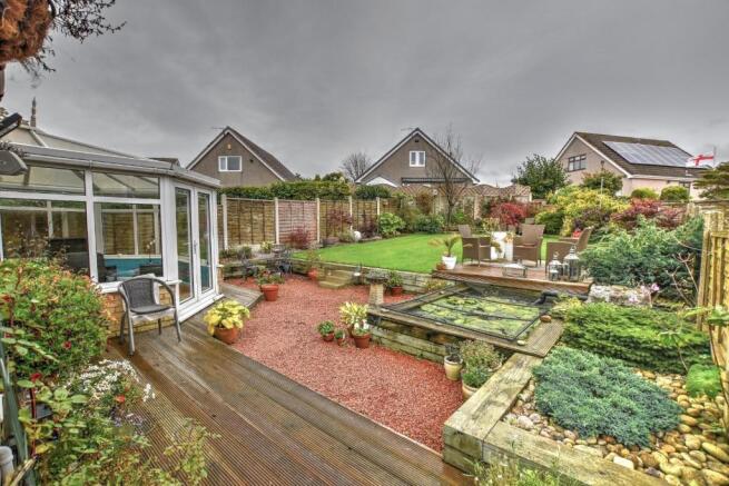 Rear gdn 2.jpg
