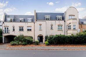 2, 226 Broomcroft Court, Acton Lane, London W4 5HU