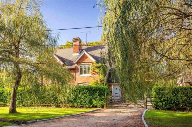 5-bed house on High Street Green, Chiddingfold, Godalming, Surrey, GU8, £1,875,000