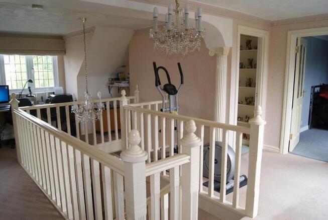 STAIRS / LANDING