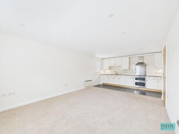 2 bed Flat to rent Image 12