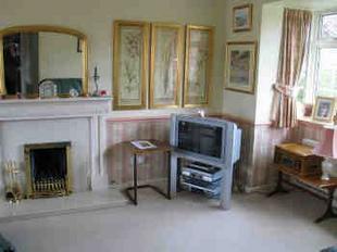 SITTING ROOM/DINING ROOM