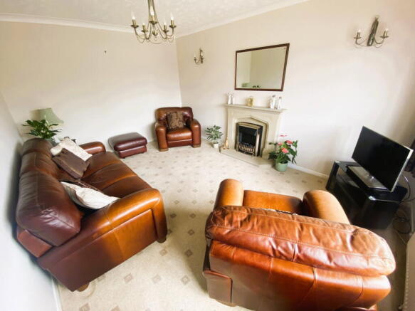 2 bed Semi-Detached Bungalow for sale Image 6