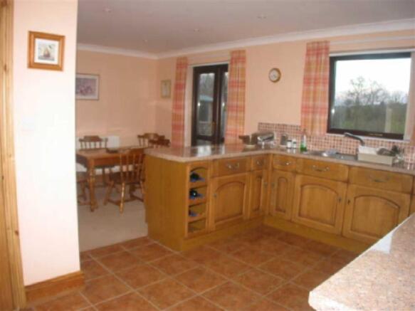 KITCHEN/BREAKFAST RO
