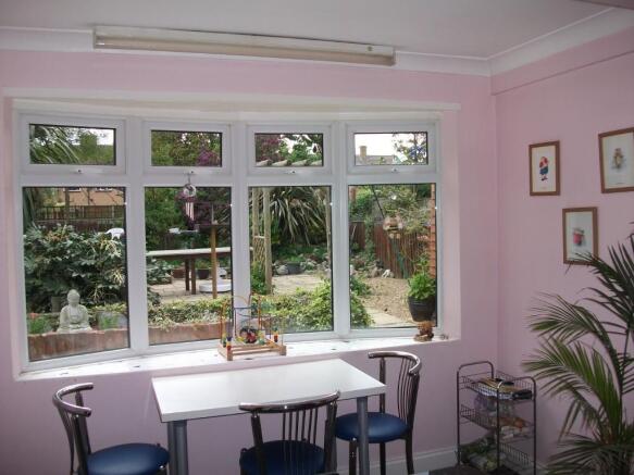 KITCHEN / DINER
