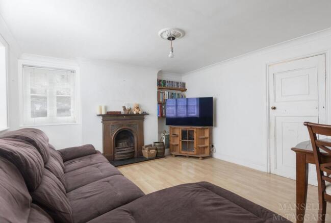 Lounge with open fireplace