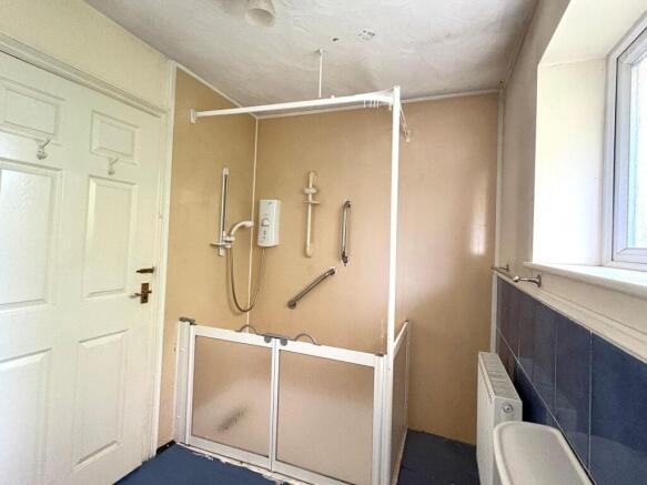 3 bed Detached Bungalow for sale Image 11