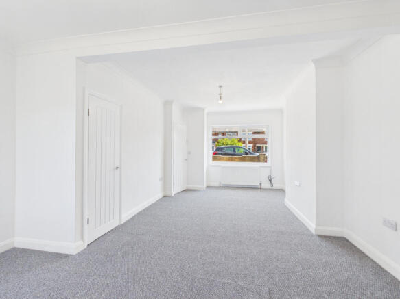 2 bed Terraced to rent Image 6