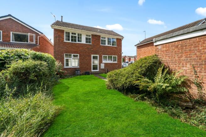 4 bed Detached for sale Image 8