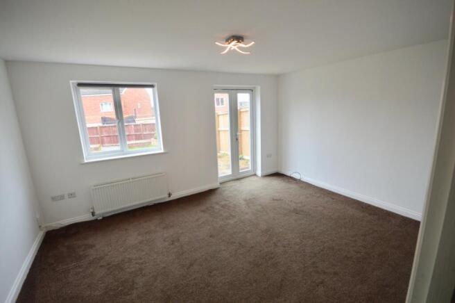 2 bed Semi-Detached to rent Image 4