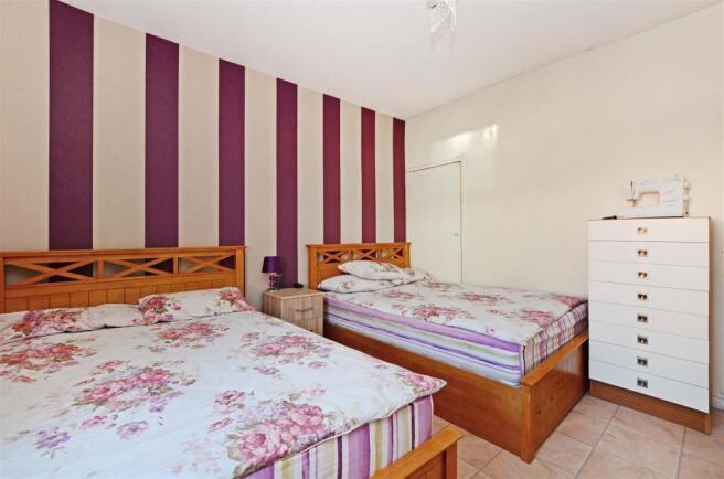 Bedroom 1 (1).jpg