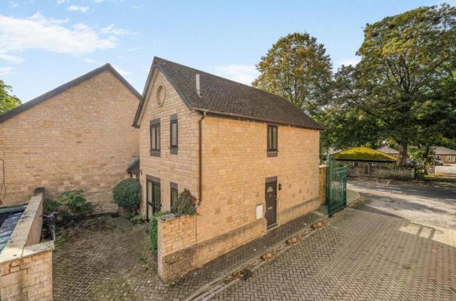 1526653 (1).jpg