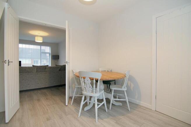 Kent Avenue, Pudsey photo 4