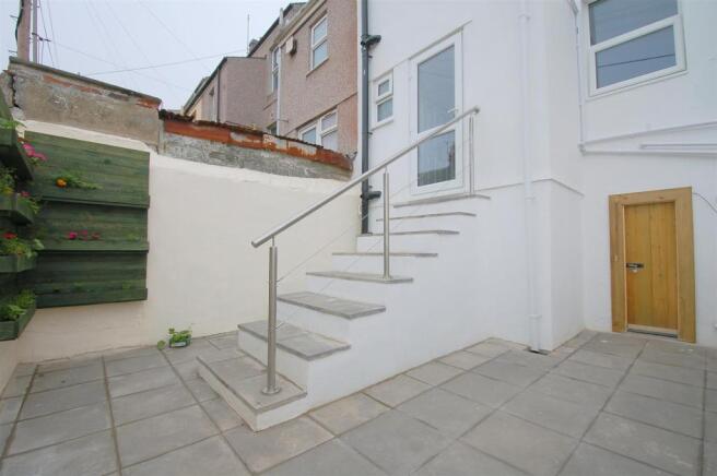 Rear Courtyard Garden