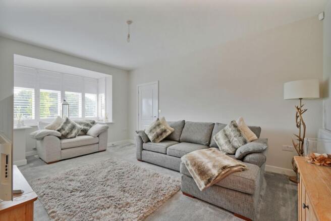 5 bed Detached for sale Image 8