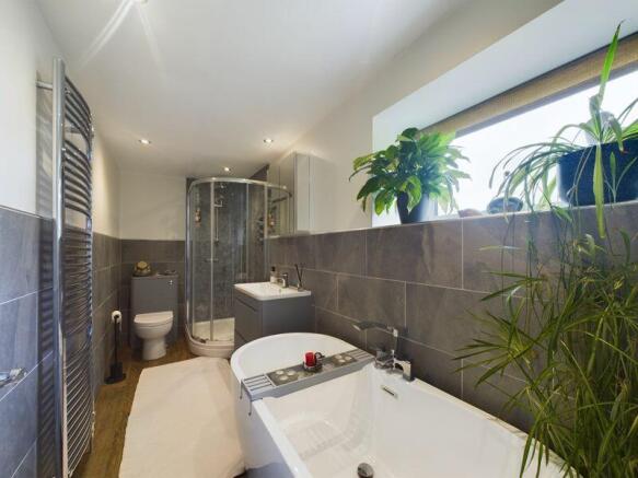 Bath & Shower Room