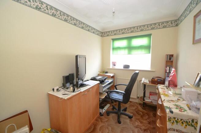 Bedroom 3/Study