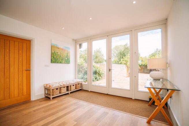 2 Grange Farm Barns [Entrance Hall] 01.jpg