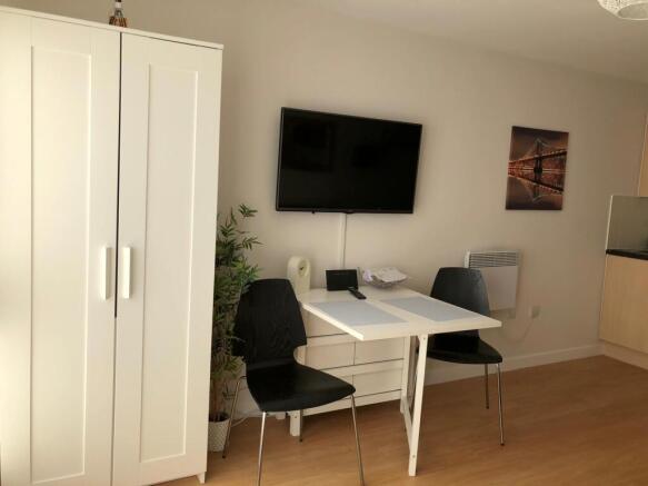 Table & Chairs