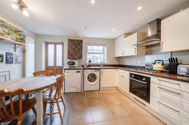 1420913-11-69aaee...