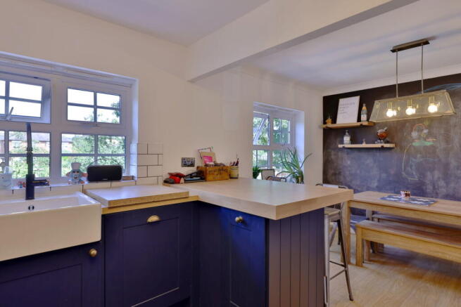 4 bed Town House for sale Image 8