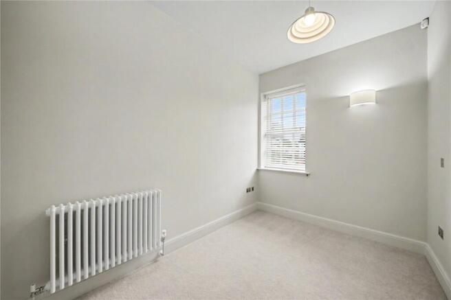 2 bed Apartment for sale Image 11